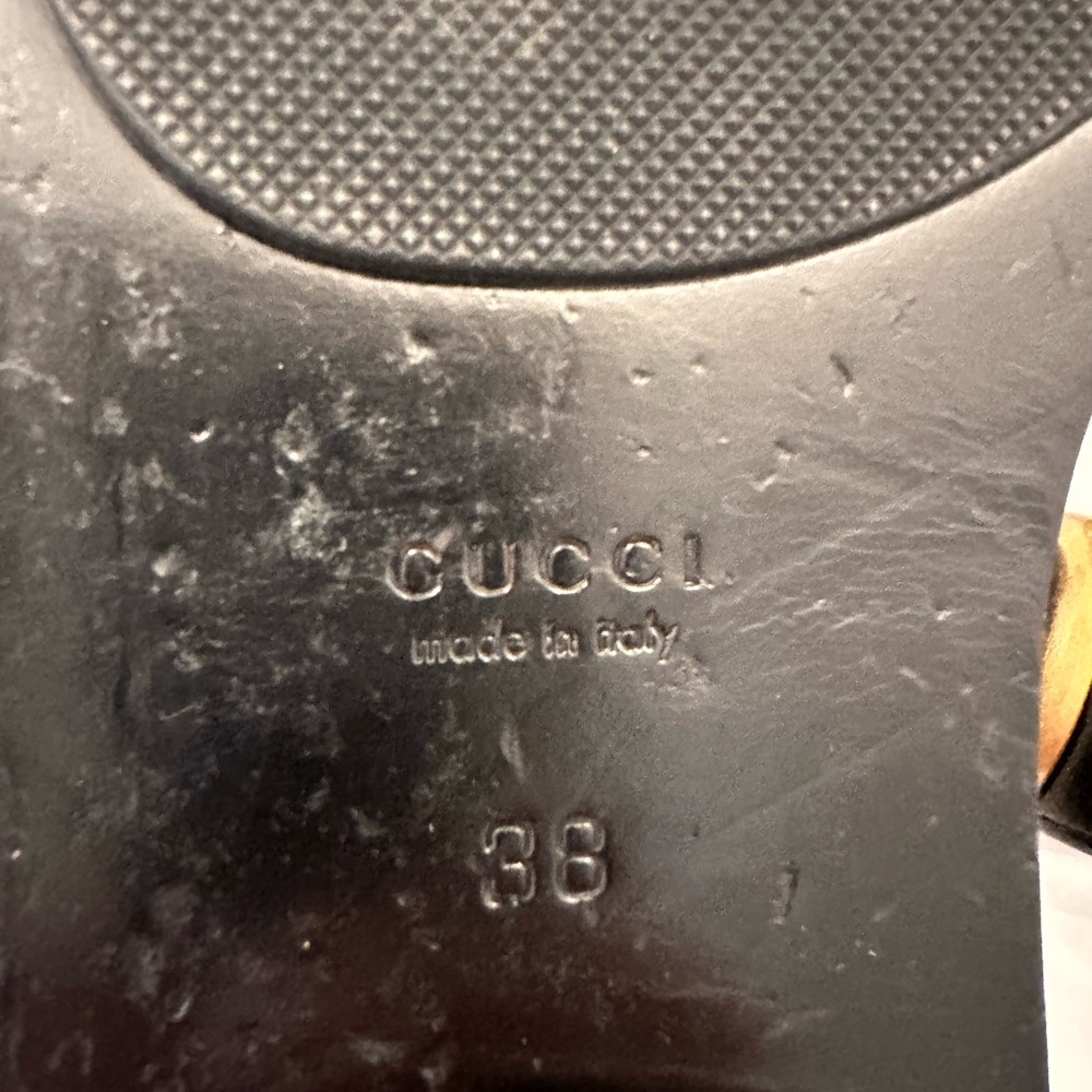 Like new authentic Gucci sandals. - Picture 4 of 8